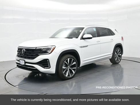Used 2024 Volkswagen Atlas Cross Sport SEL Premium R-Line image 2