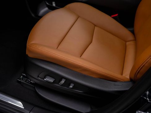 New 2026 Cadillac XT5 Premium Luxury w/ Driver Assist Package AWD/4WD image 16