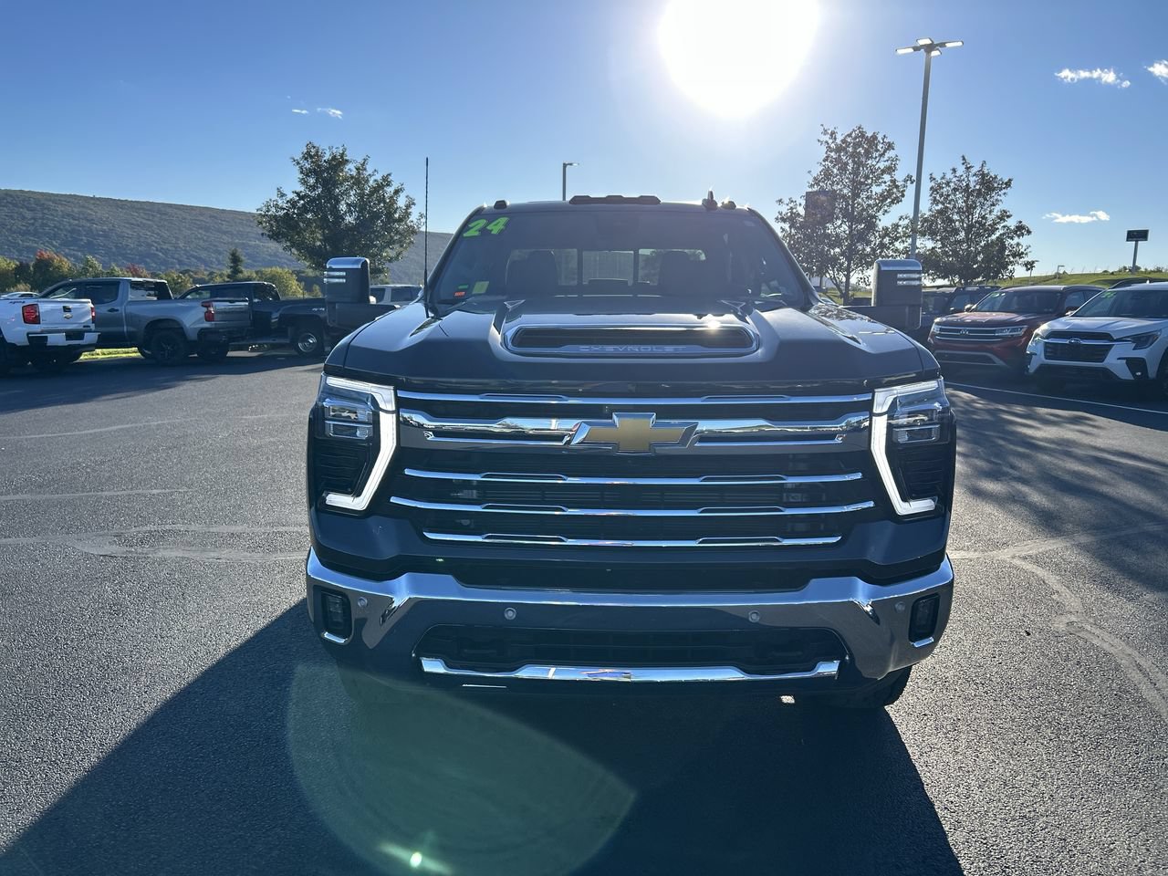 Used 2024 Chevrolet Silverado 3500 LTZ w/ LTZ Convenience Package AWD/4WD image 2