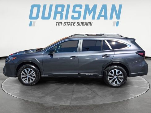 Certified 2025 Subaru Outback Premium AWD/4WD image 3