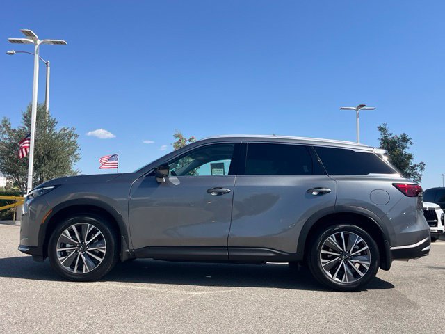 Certified 2027 INFINITI QX60 Luxe w/ Cargo Package FWD image 2