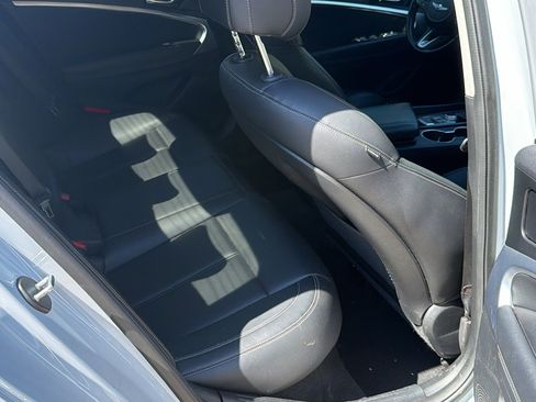 Used 2022 Genesis G70 2.0T image 21