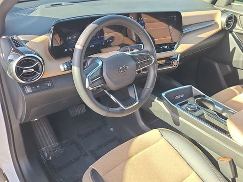 Used 2025 Chevrolet Equinox ACTIV w/ Safety and Technology Package image 22