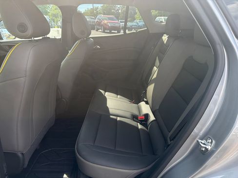 Used 2024 Chevrolet Trax ACTIV w/ Sunroof Package FWD image 13