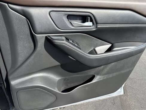 Used 2023 Nissan Rogue SL w/ SL Premium Package FWD image 28