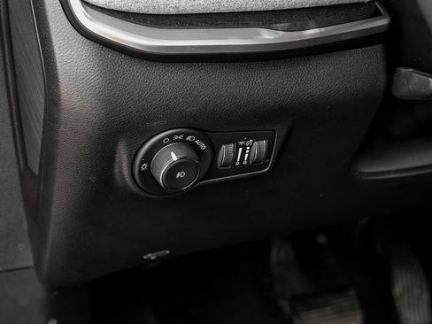 Used 2023 Jeep Compass Latitude AWD/4WD image 38