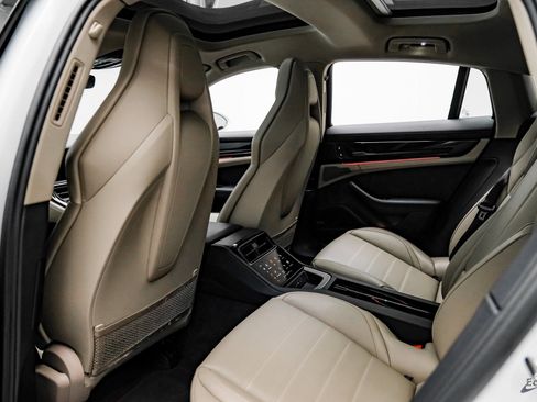 Used 2025 Porsche Panamera w/ Premium Package image 71