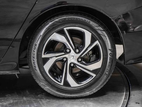 Used 2017 Honda Accord LX image 11