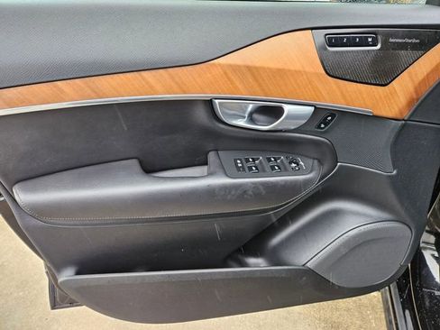 Certified 2023 Volvo XC90 T8 Plus AWD/4WD image 17