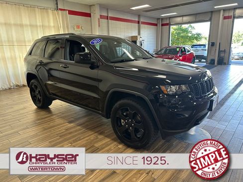 Used 2021 Jeep Grand Cherokee Freedom Edition AWD/4WD image 6