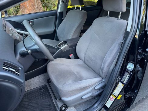 Used 2015 Toyota Prius Two w/ Preferred Accessory Package FWD image 13