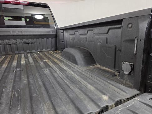 Used 2024 GMC Sierra 2500 Denali Ultimate image 9