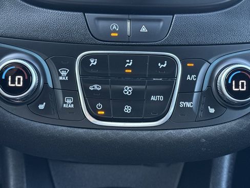 Used 2023 Chevrolet Malibu LT FWD image 18