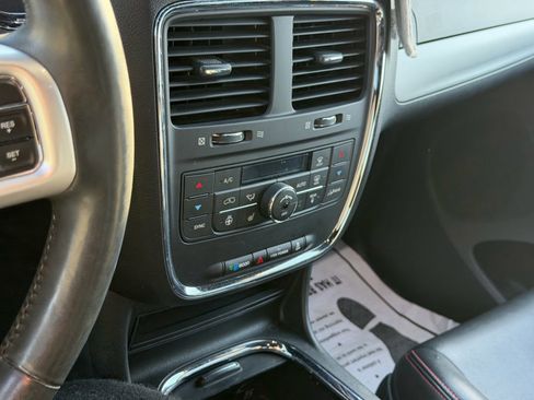 Used 2019 Dodge Grand Caravan GT image 8