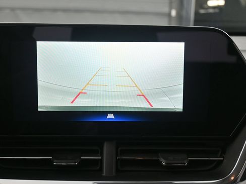 Used 2024 Chevrolet Trax LT FWD image 28
