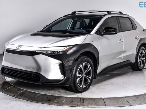 Used 2024 Toyota bZ4X XLE w/ Weather Package image 2