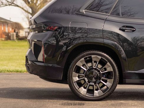 Used 2023 BMW XM image 10