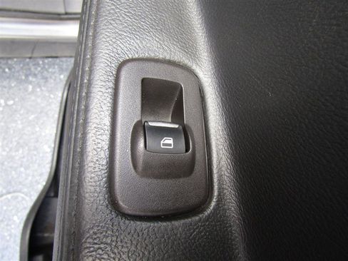 Used 2013 Ford Explorer Limited image 42