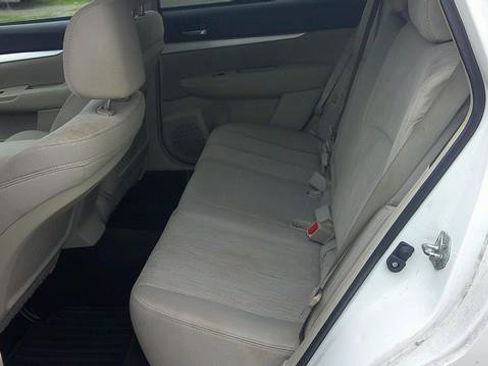 Used 2013 Subaru Outback 2.5i Premium image 9