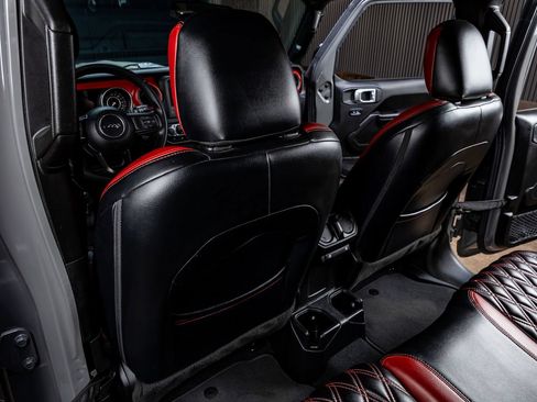 Used 2019 Jeep Wrangler Unlimited Sport S AWD/4WD image 33