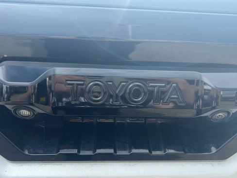 Used 2024 Toyota Tundra Platinum AWD/4WD image 31