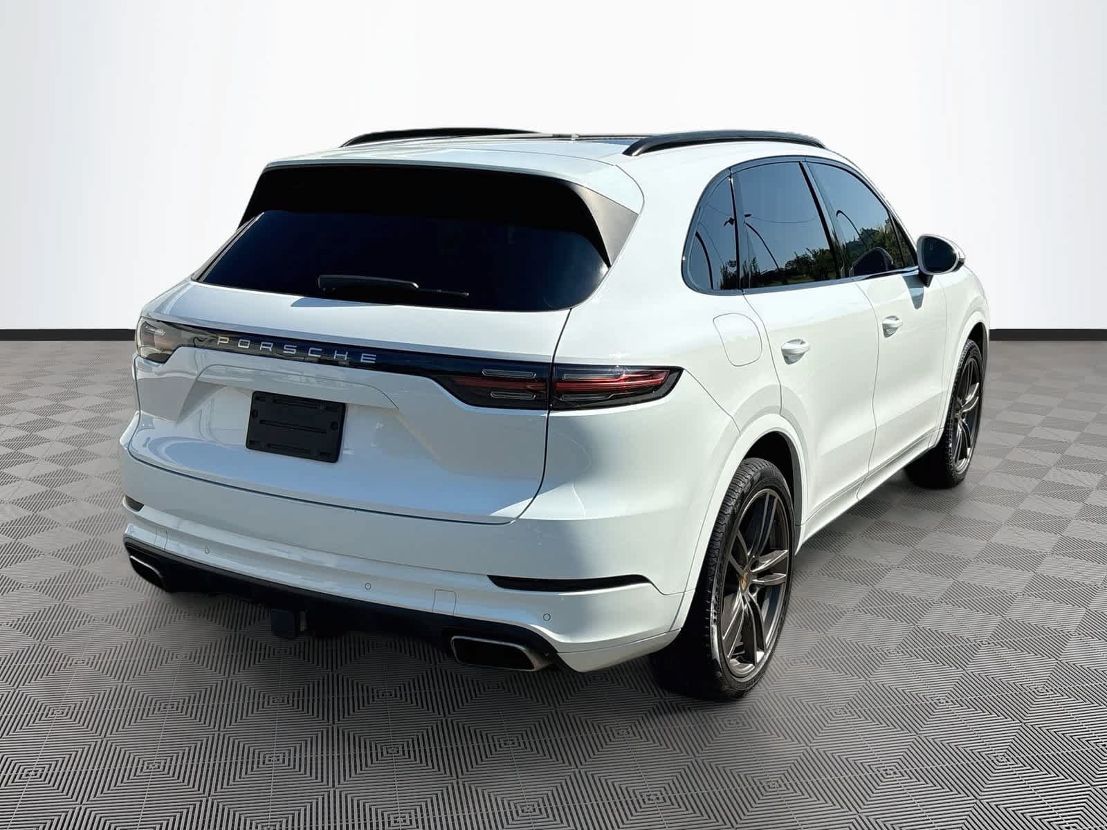 Used 2020 Porsche Cayenne AWD/4WD image 5