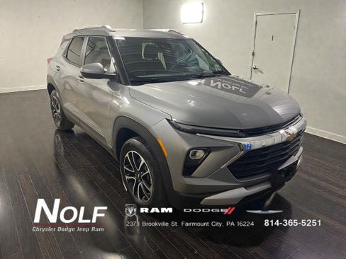 Used 2025 Chevrolet TrailBlazer LT image 1