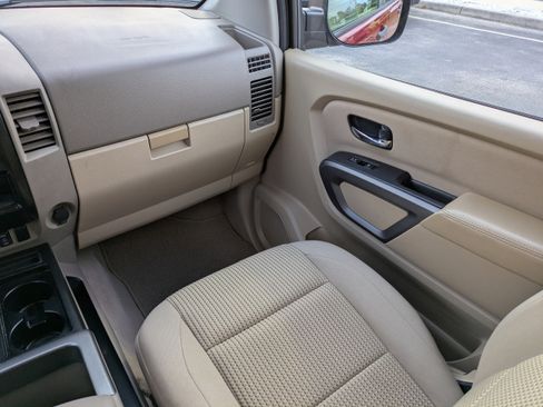 Used 2015 Nissan Titan SV w/ SV Value Truck Package image 16