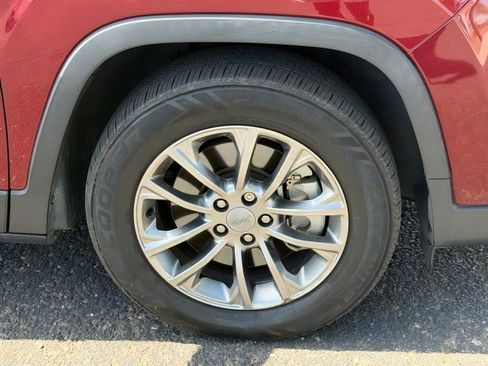 Used 2020 Jeep Cherokee Latitude Lux w/ Quick Order Package 26H Lux FWD image 9