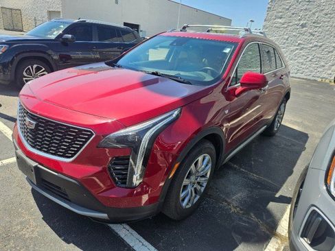 Used 2019 Cadillac XT4 Premium Luxury AWD/4WD image 2