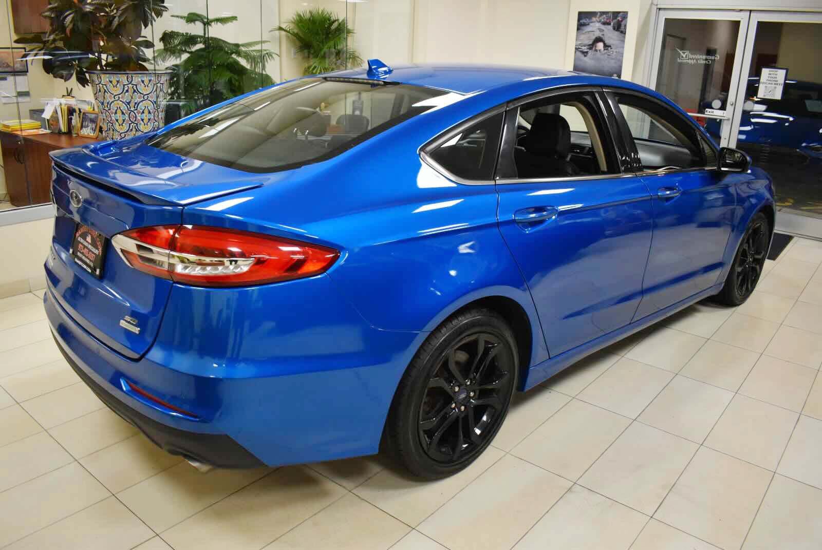 Used 2020 Ford Fusion SE w/ Equipment Group 151A FWD image 4