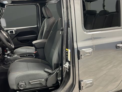 New 2026 Jeep Gladiator Sport AWD/4WD image 9
