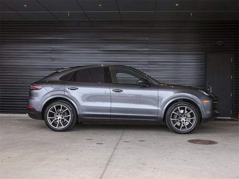 Certified 2023 Porsche Cayenne Coupe image 8