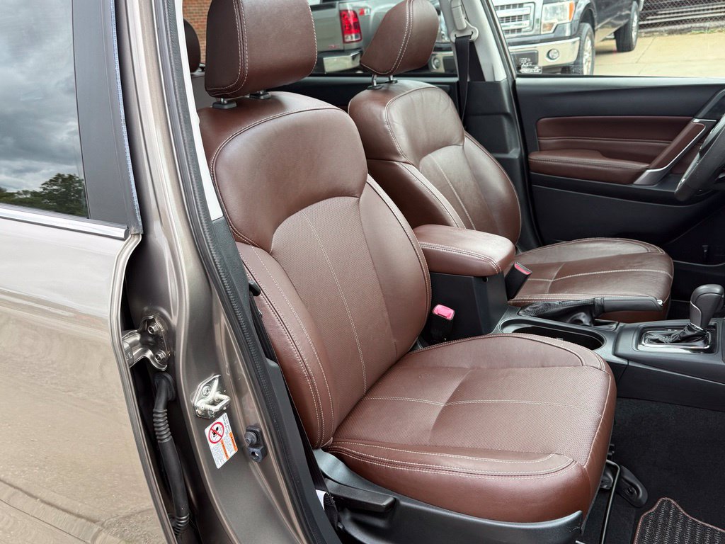 Used 2017 Subaru Forester 2.5i Touring AWD/4WD image 32