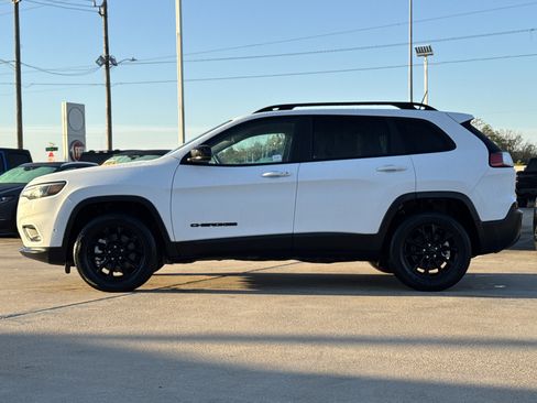 Used 2023 Jeep Cherokee Altitude Lux image 8