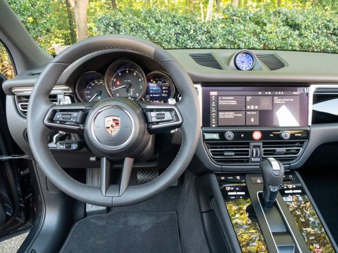 New 2026 Porsche Macan image 19