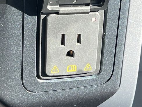 Used 2023 Ford F150 XLT w/ Trailer Tow Package image 30