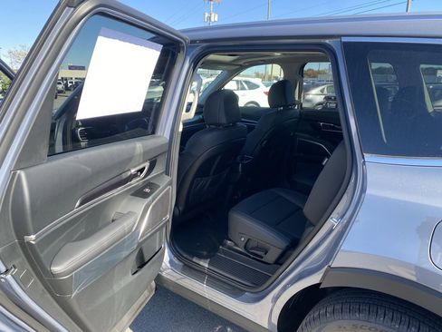 New 2025 Kia Telluride S image 26