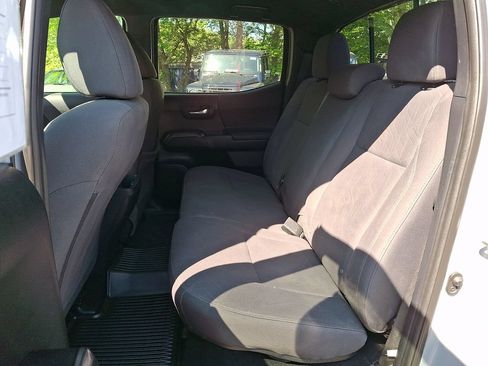 Used 2019 Toyota Tacoma TRD Sport w/ Technology Package AWD/4WD image 10