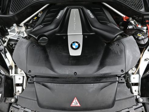 Used 2017 BMW X5 xDrive50i image 29