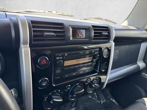 Used 2007 Toyota FJ Cruiser 4WD image 13