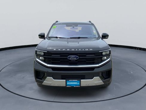 Used 2025 Ford Expedition Platinum AWD/4WD image 7