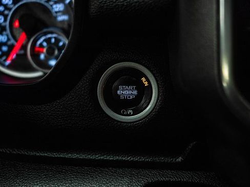 Used 2023 RAM 1500 Laramie AWD/4WD image 18