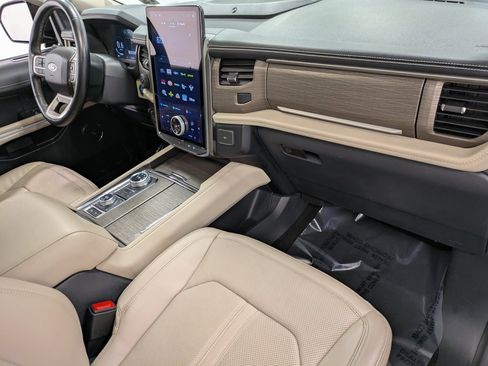 Used 2023 Ford Expedition Limited image 29