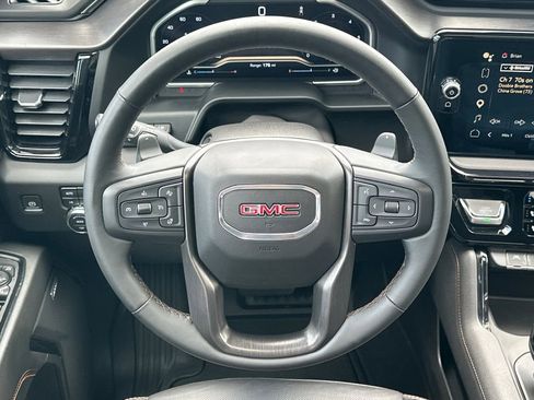 Used 2024 GMC Sierra 1500 AT4 w/ Technology Package AWD/4WD image 25