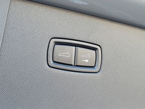 Used 2024 Porsche Cayenne Coupe AWD/4WD image 8