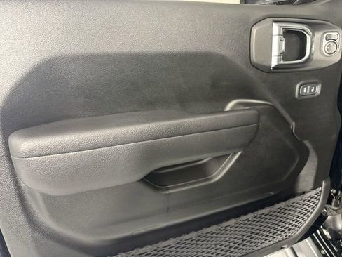 Used 2023 Jeep Gladiator Willys image 20