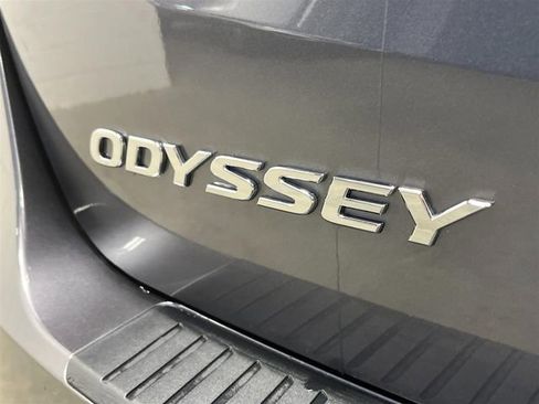 New 2026 Honda Odyssey Touring image 9