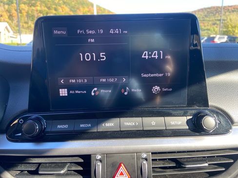 Used 2024 Kia Forte LXS FWD image 17