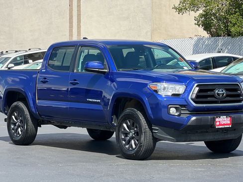 Used 2022 Toyota Tacoma SR5 AWD/4WD image 5